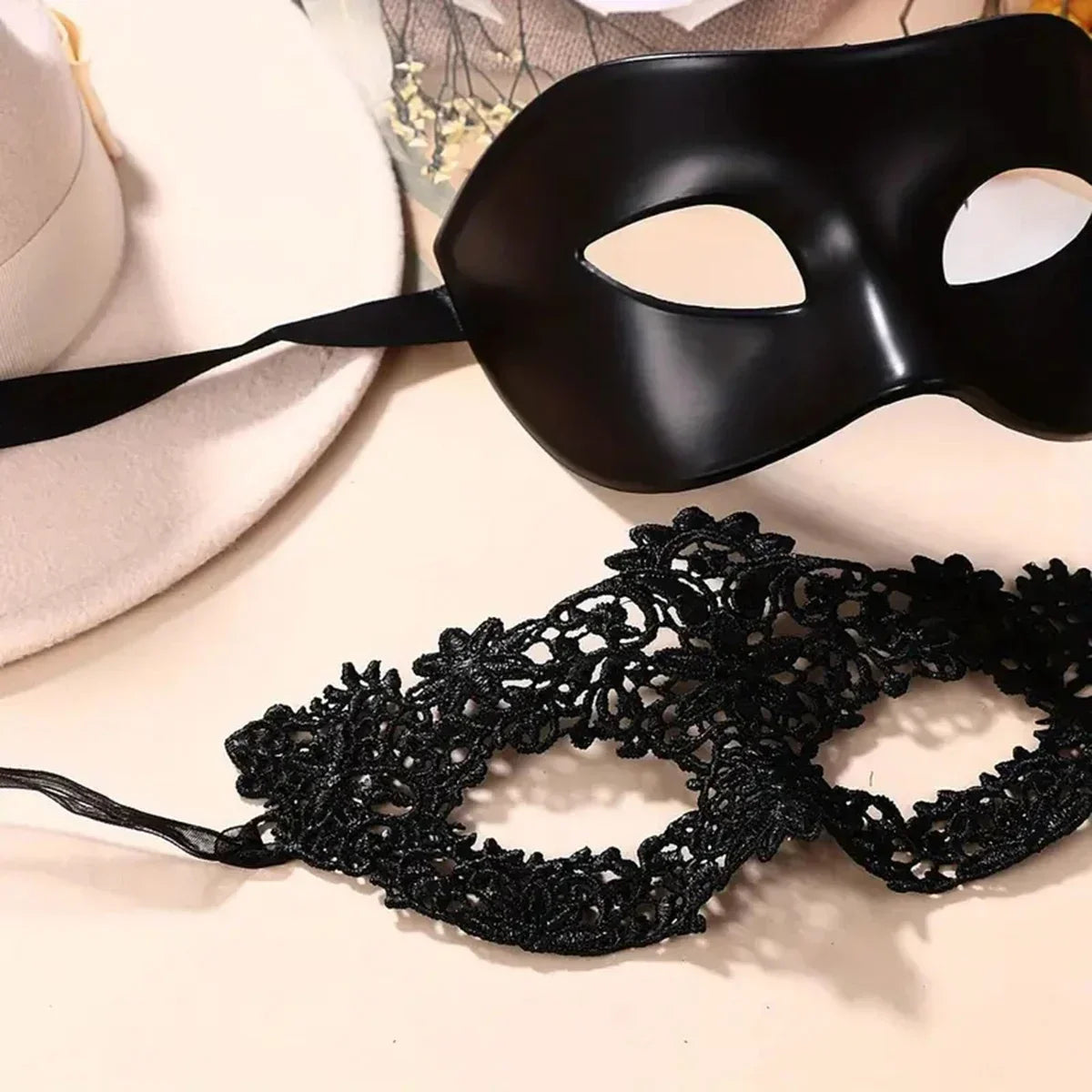 2pcs Elegant Masquerade Mask Set for Couples
